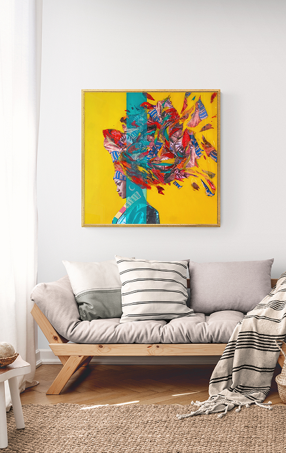 photo d'un salon avec un tableau au dessus